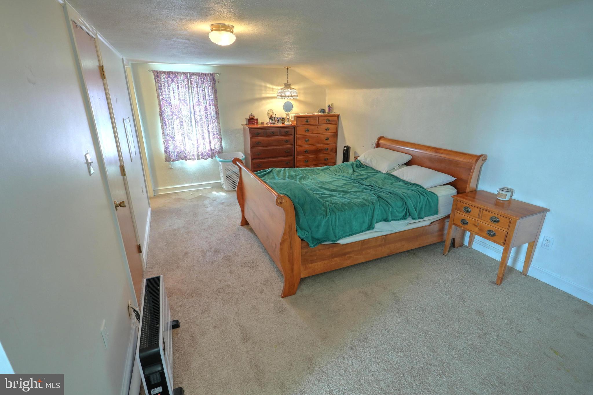 426 Hillcrest Road York, PA 17403 - Photo 17 of 27 2nd floor master