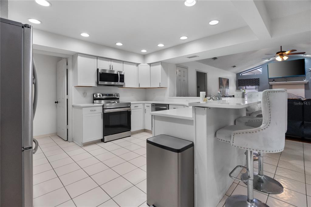 1619 Palace Court Valrico, FL 33594 - Photo 18 of 84