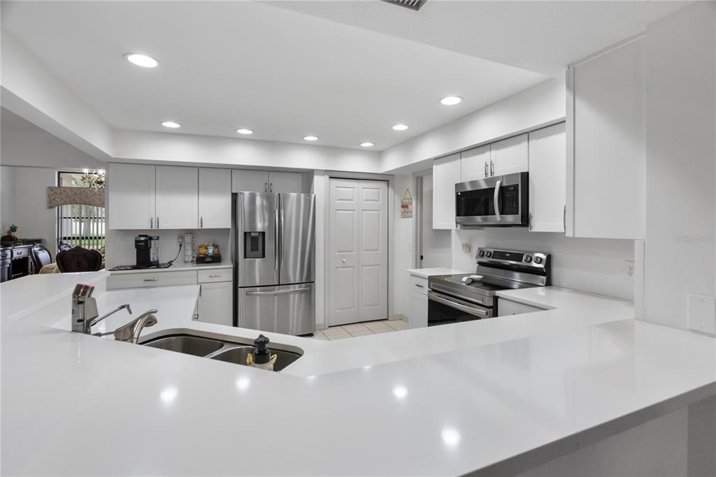 1619 Palace Court Valrico, FL 33594 - Photo 23 of 84