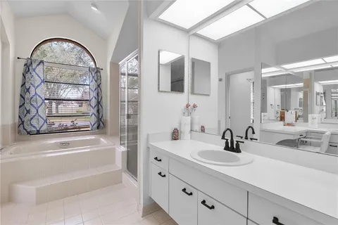 $569,900 | 1619 Palace Court, Valrico, FL 33594