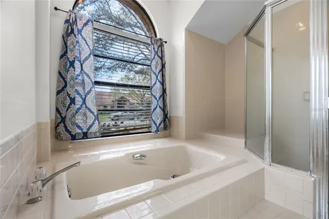 $569,900 | 1619 Palace Court, Valrico, FL 33594