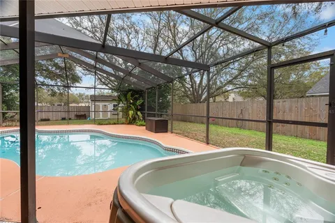 $569,900 | 1619 Palace Court, Valrico, FL 33594