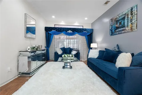 $569,900 | 1619 Palace Court, Valrico, FL 33594