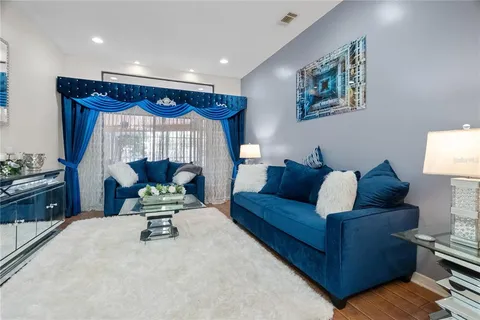 $569,900 | 1619 Palace Court, Valrico, FL 33594