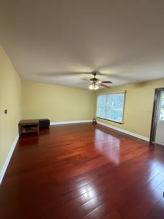 $2,600 | 805 Bishop Court, Unit H, Schaumburg, IL 60169