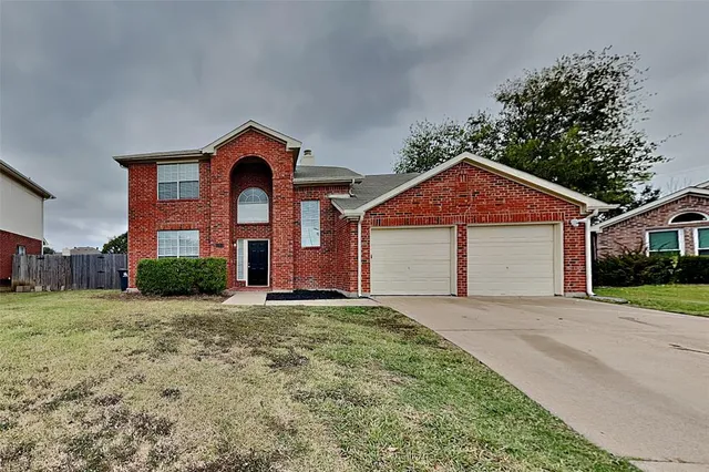 $2,600 | 6200 Woolwich Drive, Arlington, TX 76001