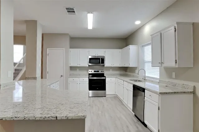 $2,600 | 6200 Woolwich Drive, Arlington, TX 76001