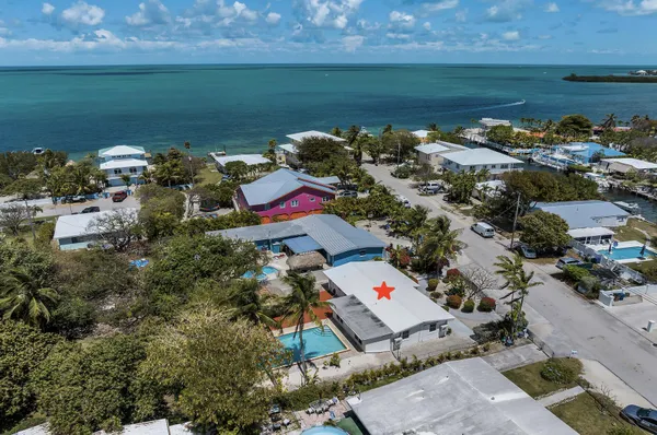 $649,900 | 2705 Dolphin Drive, Marathon, FL 33050