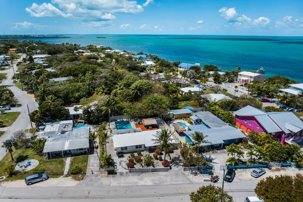 $649,900 | 2705 Dolphin Drive, Marathon, FL 33050