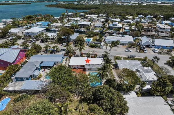 $649,900 | 2705 Dolphin Drive, Marathon, FL 33050