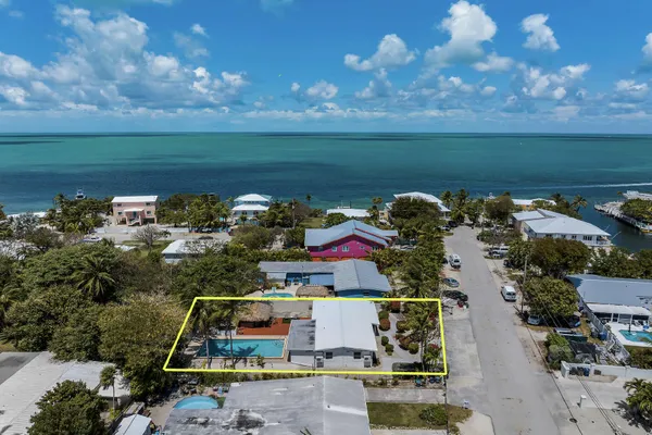 $649,900 | 2705 Dolphin Drive, Marathon, FL 33050