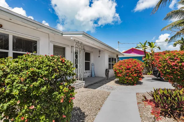 $649,900 | 2705 Dolphin Drive, Marathon, FL 33050