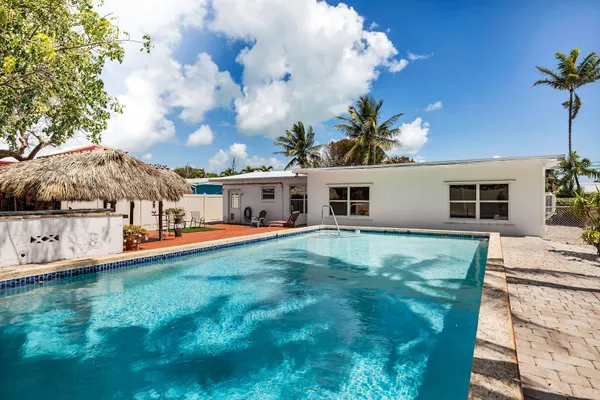 $649,900 | 2705 Dolphin Drive, Marathon, FL 33050