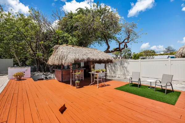 $649,900 | 2705 Dolphin Drive, Marathon, FL 33050