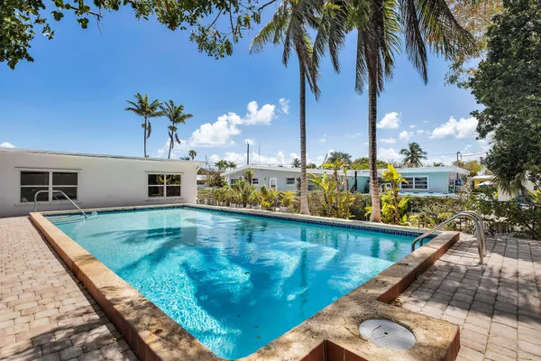 $649,900 | 2705 Dolphin Drive, Marathon, FL 33050