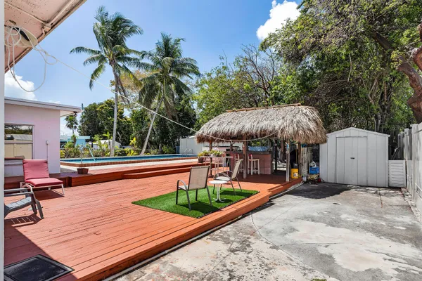 $649,900 | 2705 Dolphin Drive, Marathon, FL 33050