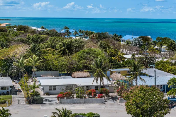 $649,900 | 2705 Dolphin Drive, Marathon, FL 33050