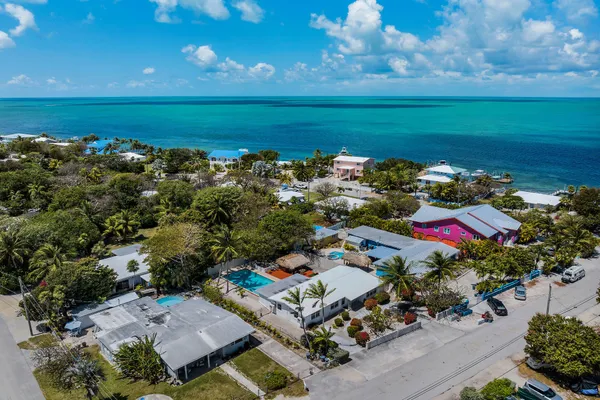 $649,900 | 2705 Dolphin Drive, Marathon, FL 33050
