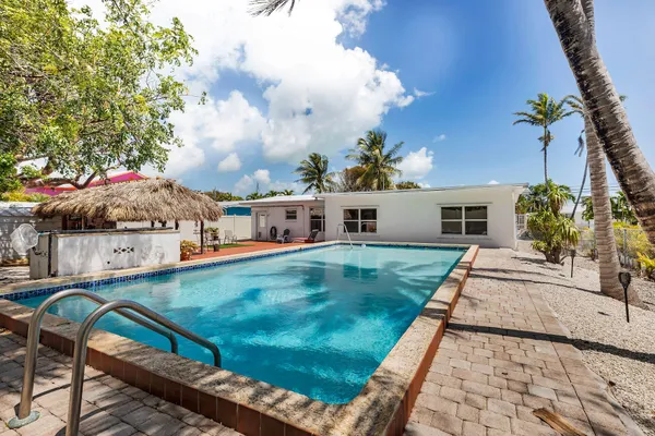 $649,900 | 2705 Dolphin Drive, Marathon, FL 33050