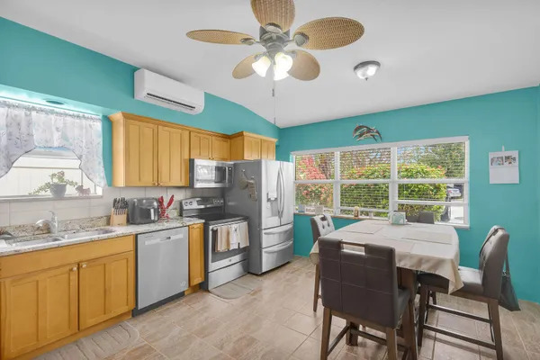 $649,900 | 2705 Dolphin Drive, Marathon, FL 33050