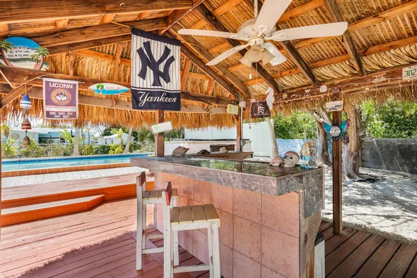 $649,900 | 2705 Dolphin Drive, Marathon, FL 33050