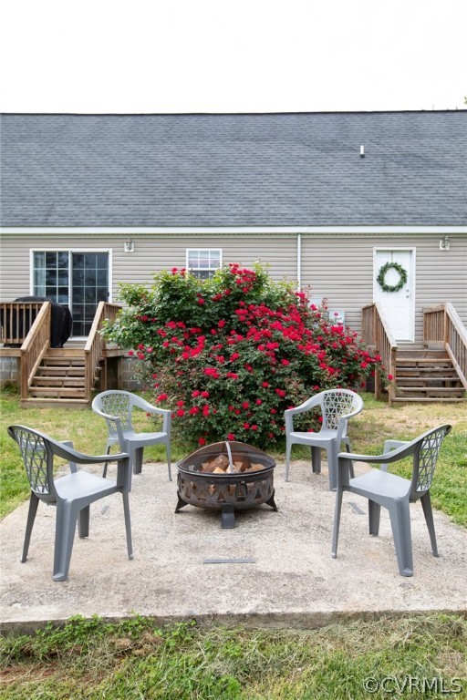 2862 Stage Coach Road Farmville, VA 23901 - Photo 45 of 48 a view of outdoor dining space with a table and chairs