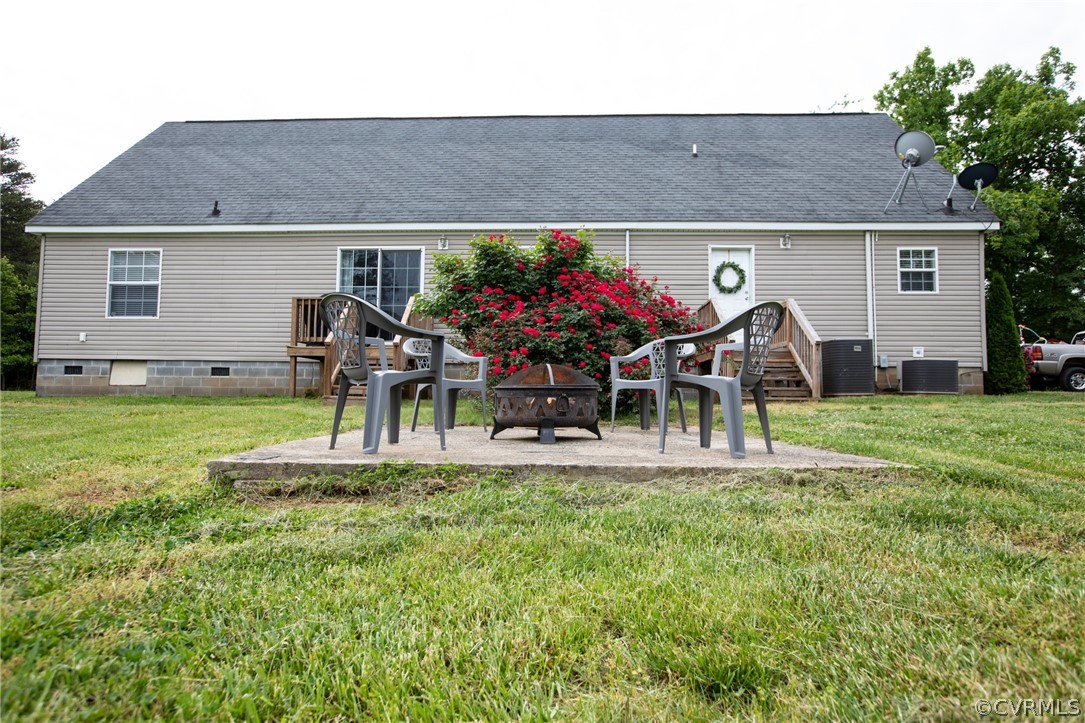 2862 Stage Coach Road Farmville, VA 23901 - Photo 47 of 48 a front view of house with yard and seating space