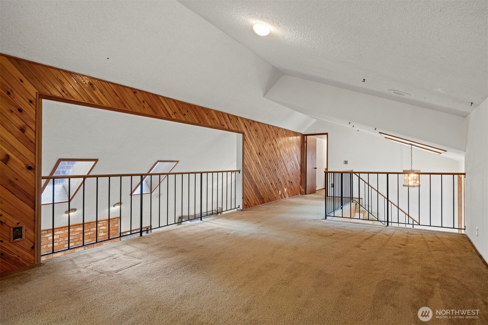 413 Viewcrest Road Bellingham, WA 98229 - Photo 27 of 40 a view of hallway