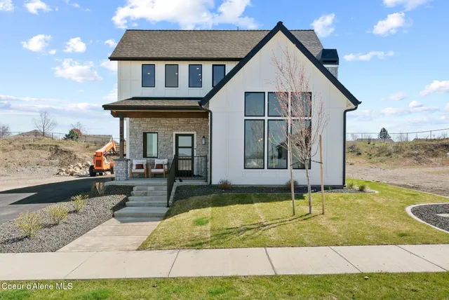 $1,100,000 | 3494 Blaze Loop, Post Falls, ID 83854