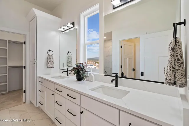 $1,100,000 | 3494 Blaze Loop, Post Falls, ID 83854