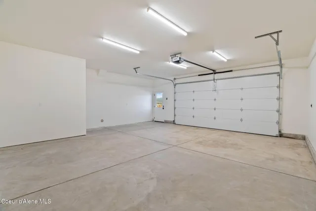 $1,100,000 | 3494 Blaze Loop, Post Falls, ID 83854