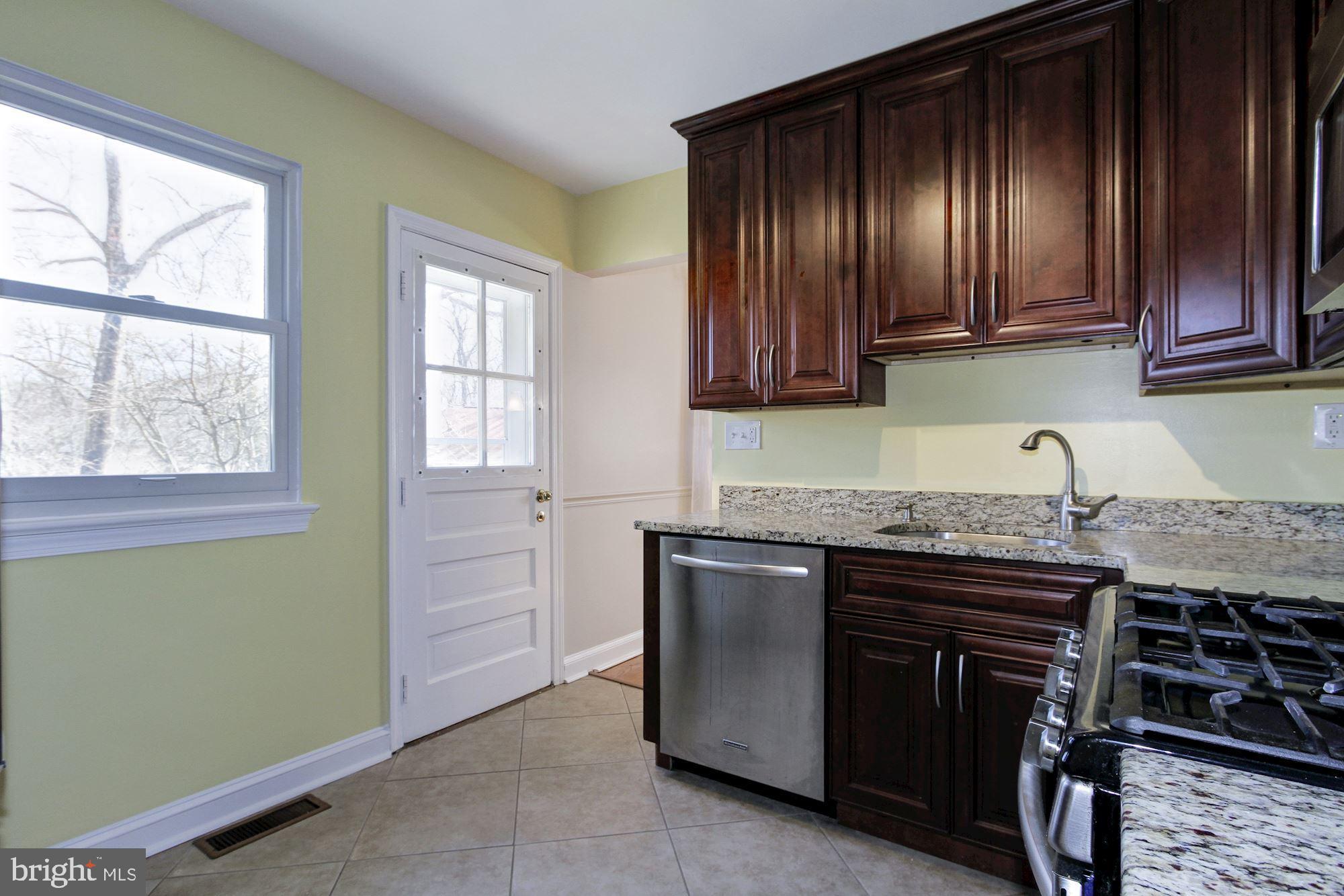 10705 Lombardy Road Silver Spring, MD 20901 - Photo 9 of 21