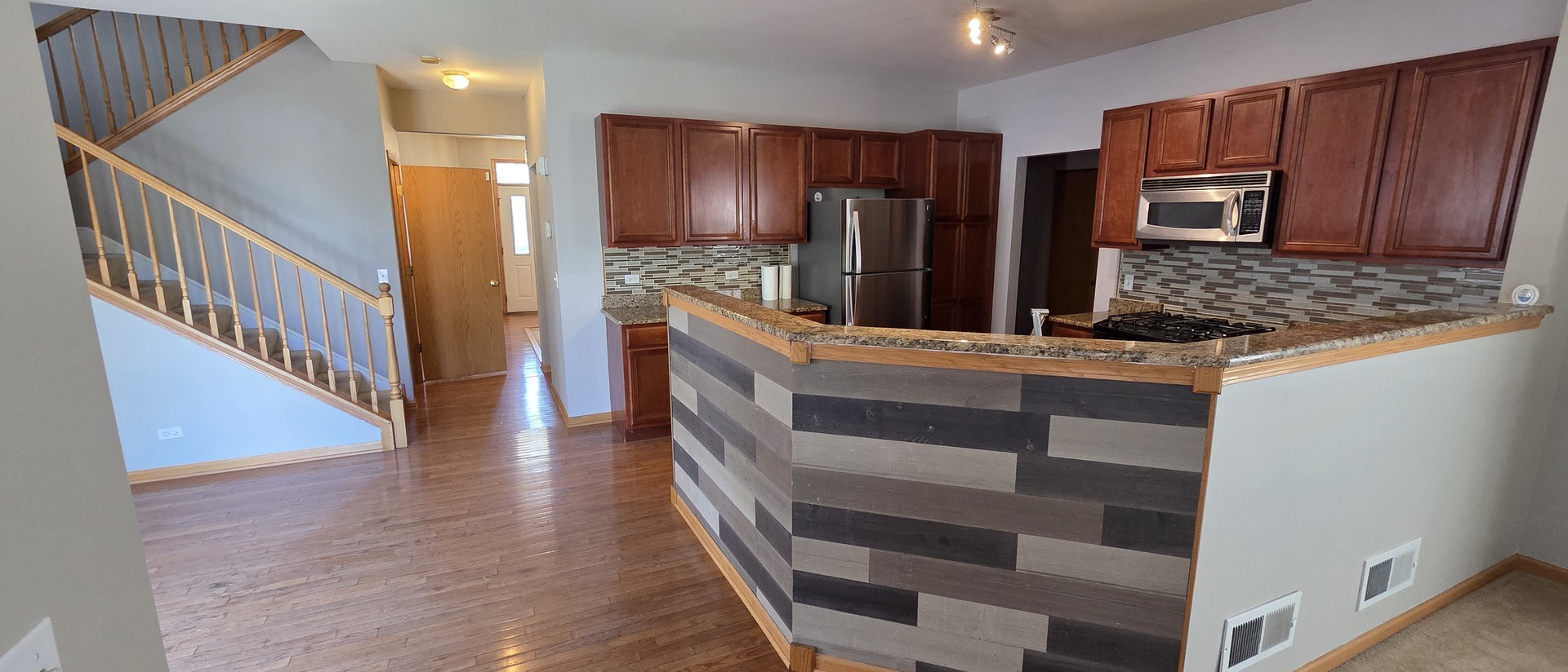 697 Periwinkle Lane Aurora, IL 60504 - Photo 5 of 50