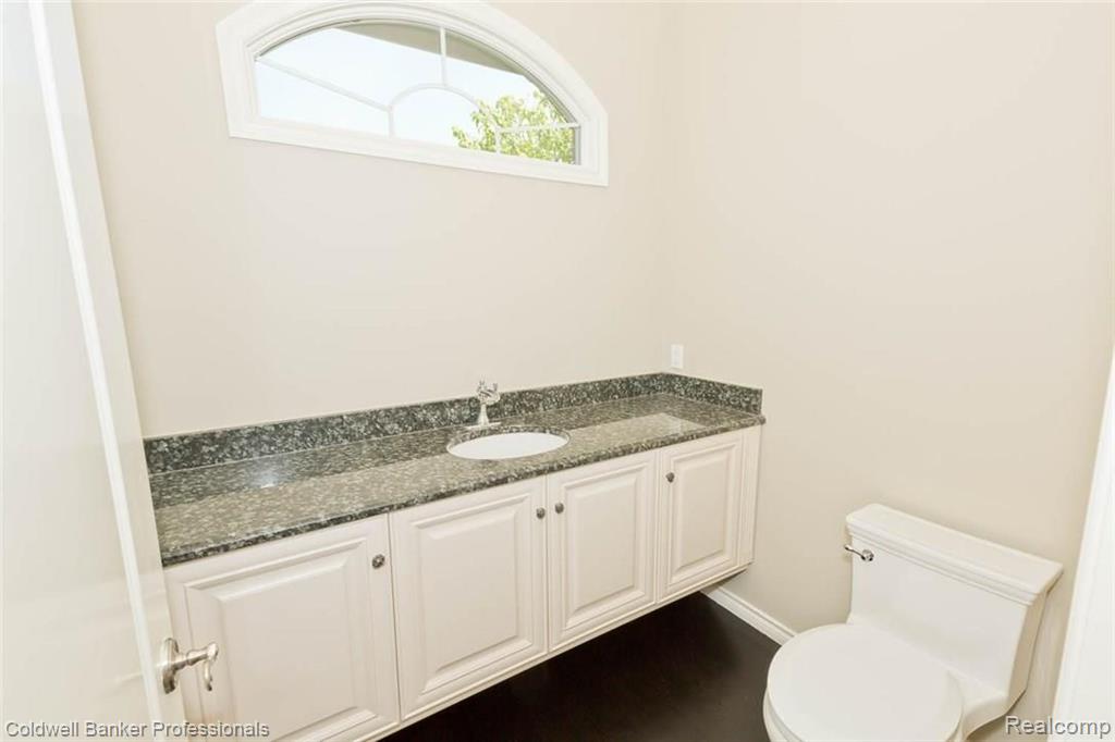5329 Keswick Court Rochester, MI 48306 - Photo 12 of 64