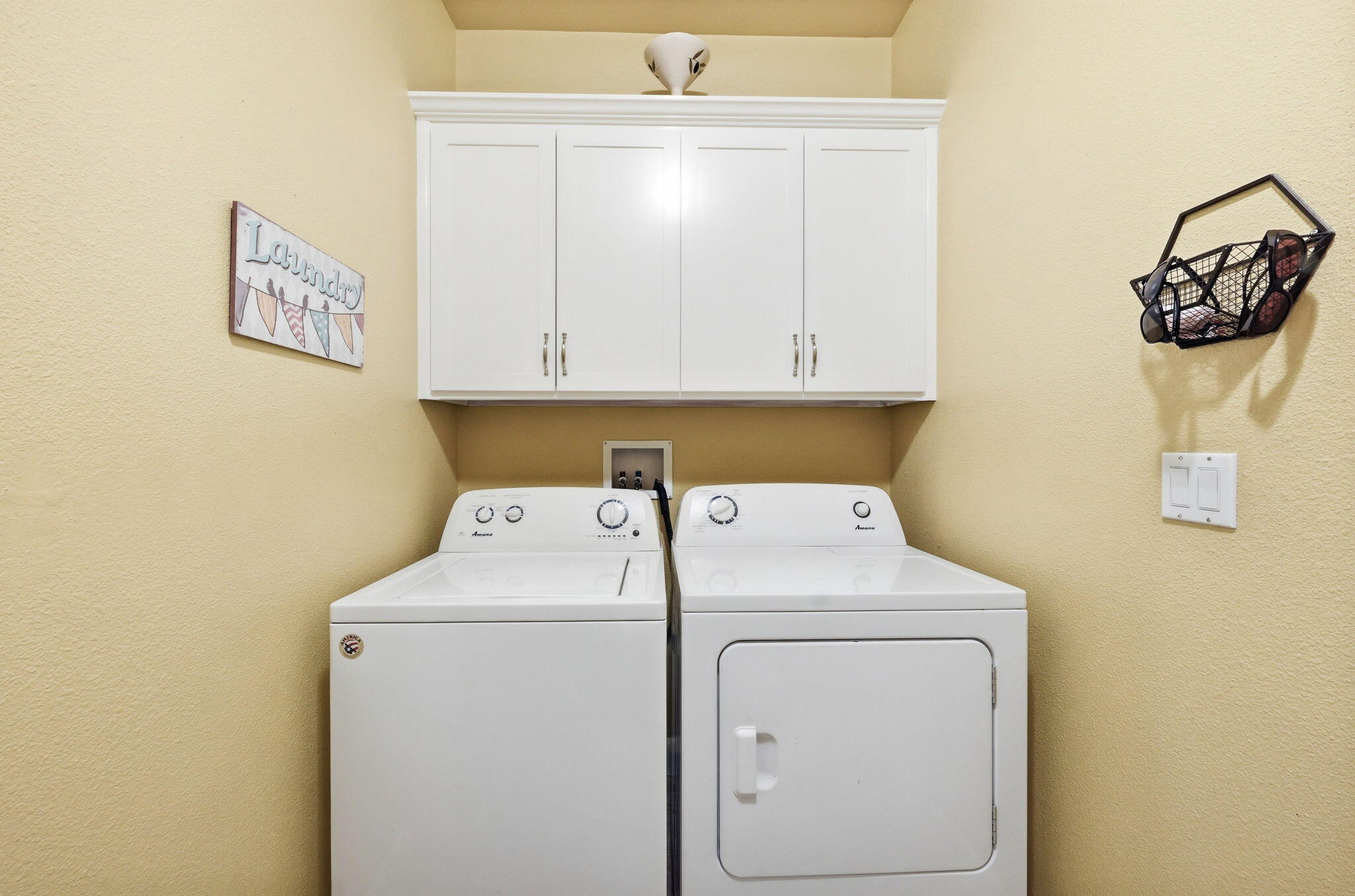 2175 Tradition Way Redding, CA 96001 - Photo 26 of 36 a utility room with dryer and washer