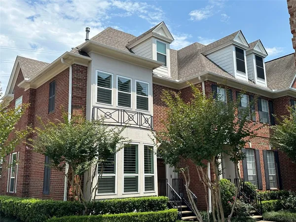 $3,800 | 6835 Staffordshire, Houston, TX 77030