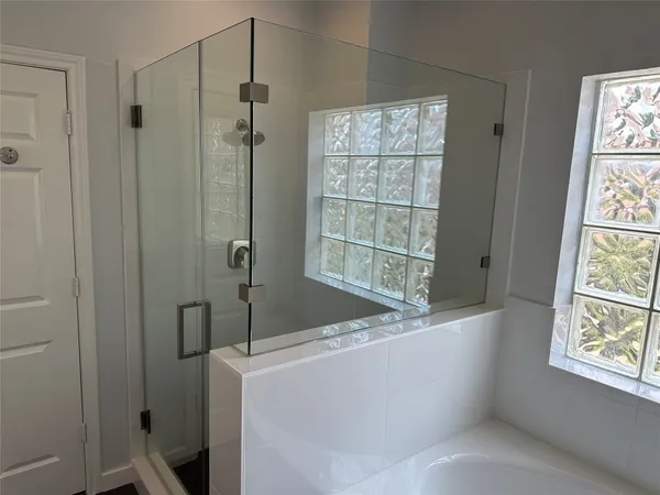 $3,800 | 6835 Staffordshire, Houston, TX 77030