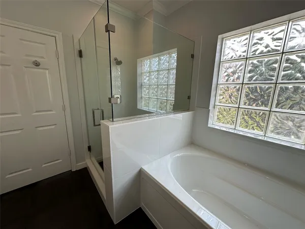 $3,800 | 6835 Staffordshire, Houston, TX 77030