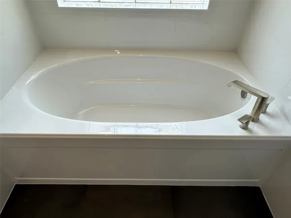 $3,800 | 6835 Staffordshire, Houston, TX 77030