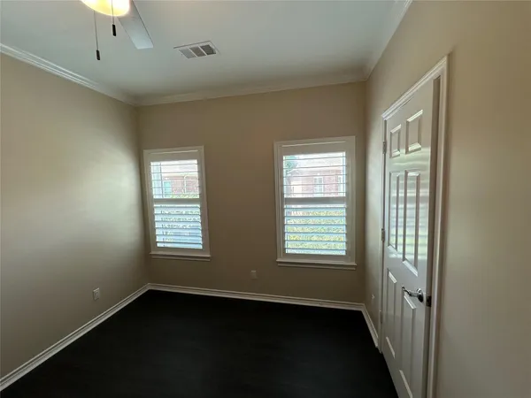 $3,800 | 6835 Staffordshire, Houston, TX 77030