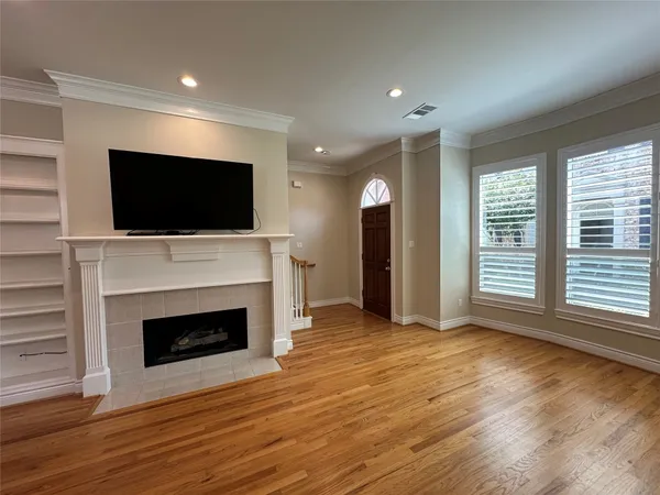 $3,800 | 6835 Staffordshire, Houston, TX 77030