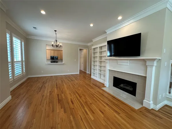 $3,800 | 6835 Staffordshire, Houston, TX 77030