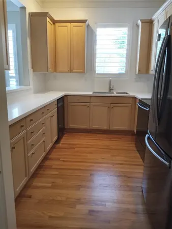 $3,800 | 6835 Staffordshire, Houston, TX 77030