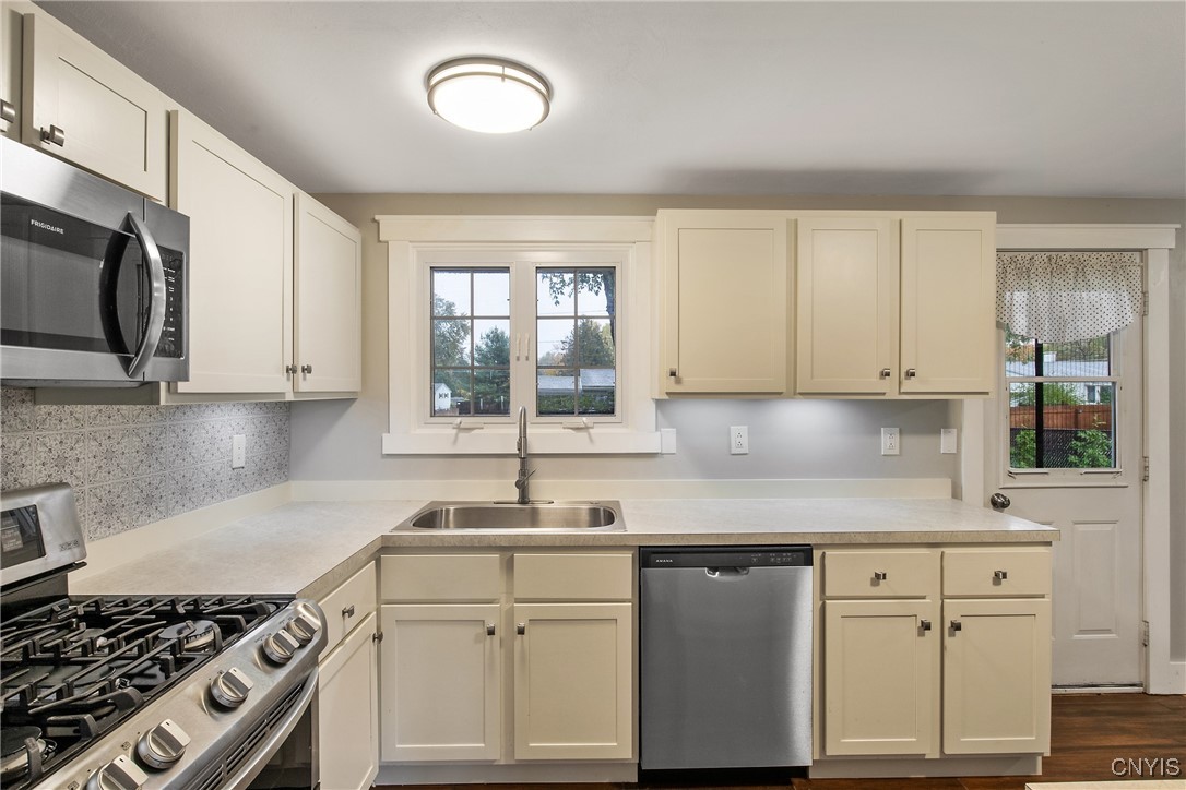 6 Quail Path Clay, NY 13090 - Photo 24 of 44