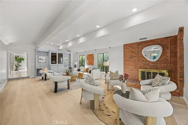 $3,858,000 | 673 South Mentor Avenue, Pasadena, CA 91106