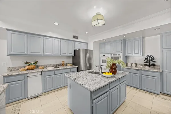 $3,858,000 | 673 South Mentor Avenue, Pasadena, CA 91106