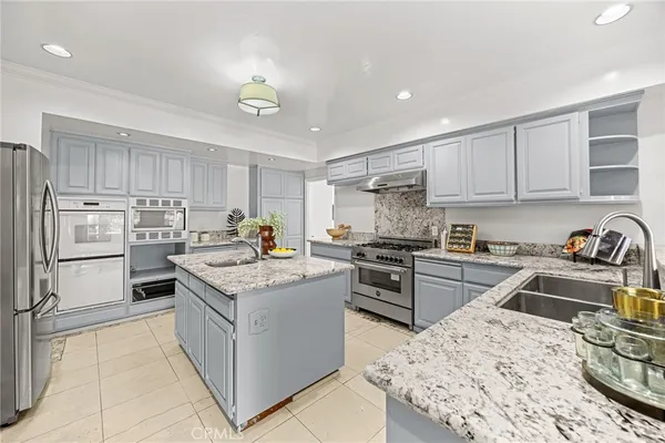 $3,858,000 | 673 South Mentor Avenue, Pasadena, CA 91106