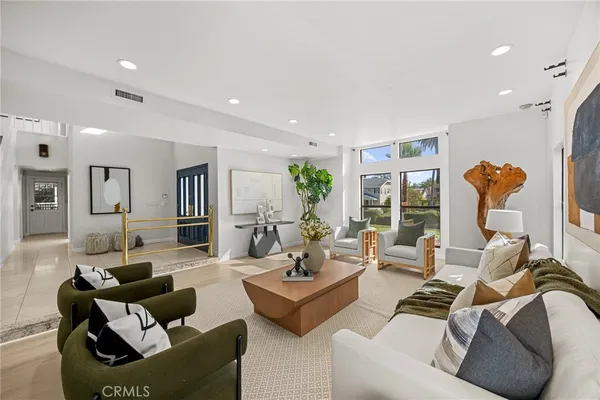 $3,858,000 | 673 South Mentor Avenue, Pasadena, CA 91106