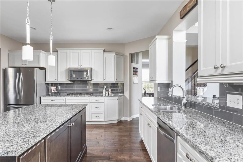 3871 Pelham Road Carmel, IN 46074 - Photo 8 of 45 Gallery Image 8