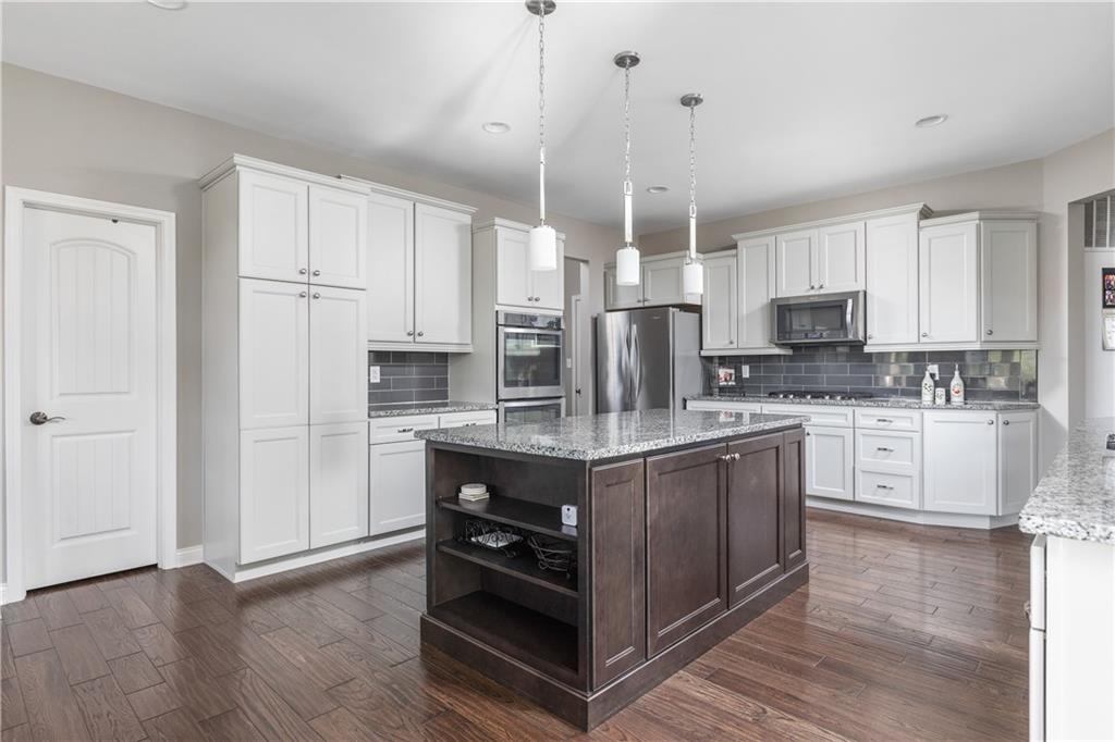 3871 Pelham Road Carmel, IN 46074 - Photo 9 of 45 Gallery Image 9